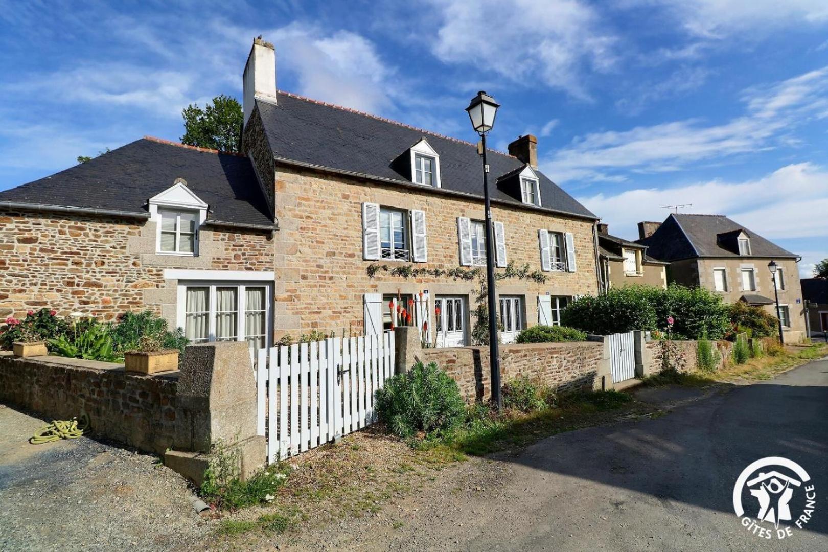 Bed and Breakfast Le Jardin De Quercus Bazouges-la-Pérouse Exterior foto